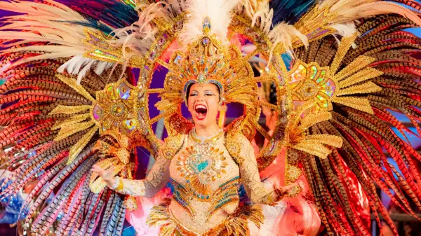 Carnaval în Madeira și Croazieră de grup în Insulele Canare