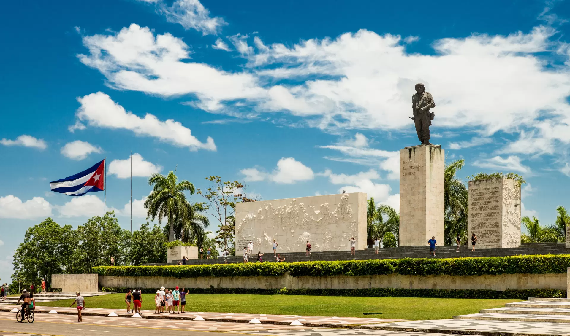 Cuba lui Che şi a lui Fidel