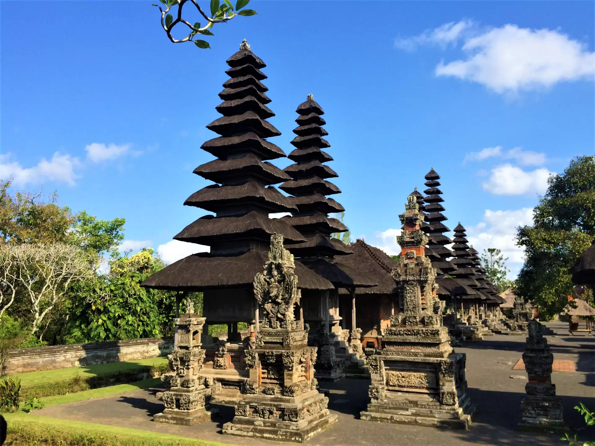 Rusalii în Indonezia Insulele Java și Bali