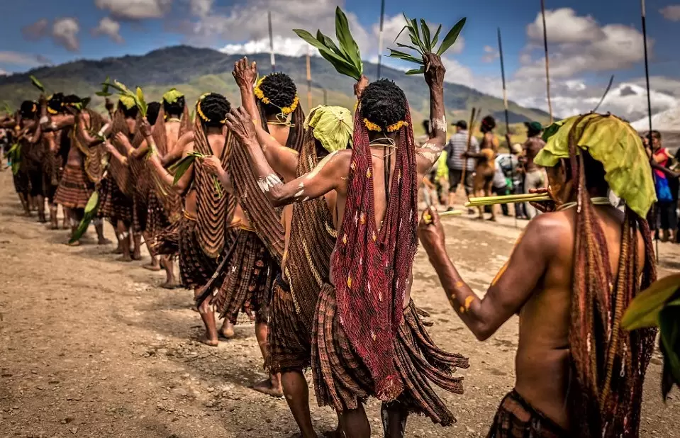 Indonezia – Festivalul Baliem: Java – Papua de Vest – Sulawesi – Bali – Komodo
