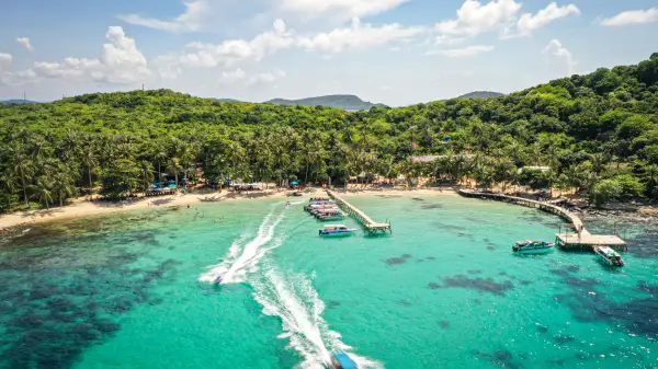 Vietnam cu minisejur la plajă în Phu Quoc