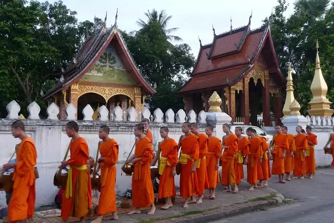 Myanmar – Laos și plajă în Thailanda