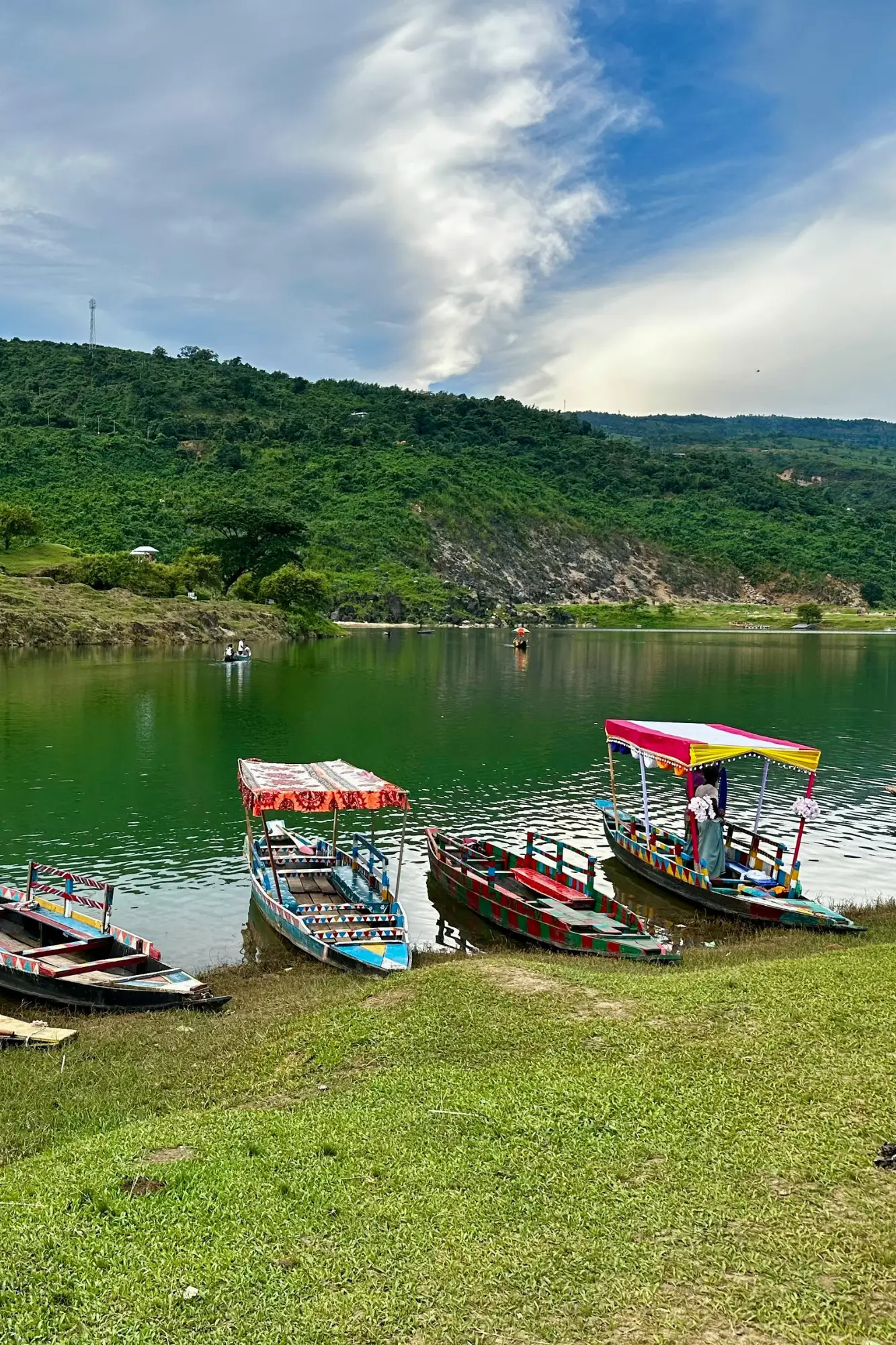 dal travel India de Nord-Est Festivalul Aoleang, Triburile Konyak, Kaziranga si Meghalaya